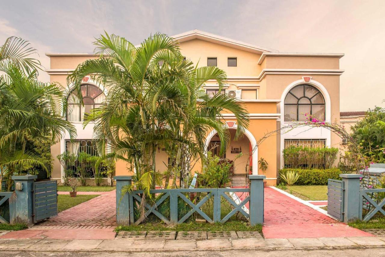 Taruchaya By Stayvista: Enchanting Retreat with Gazebo and Lush Lawn Raichak Exterior photo