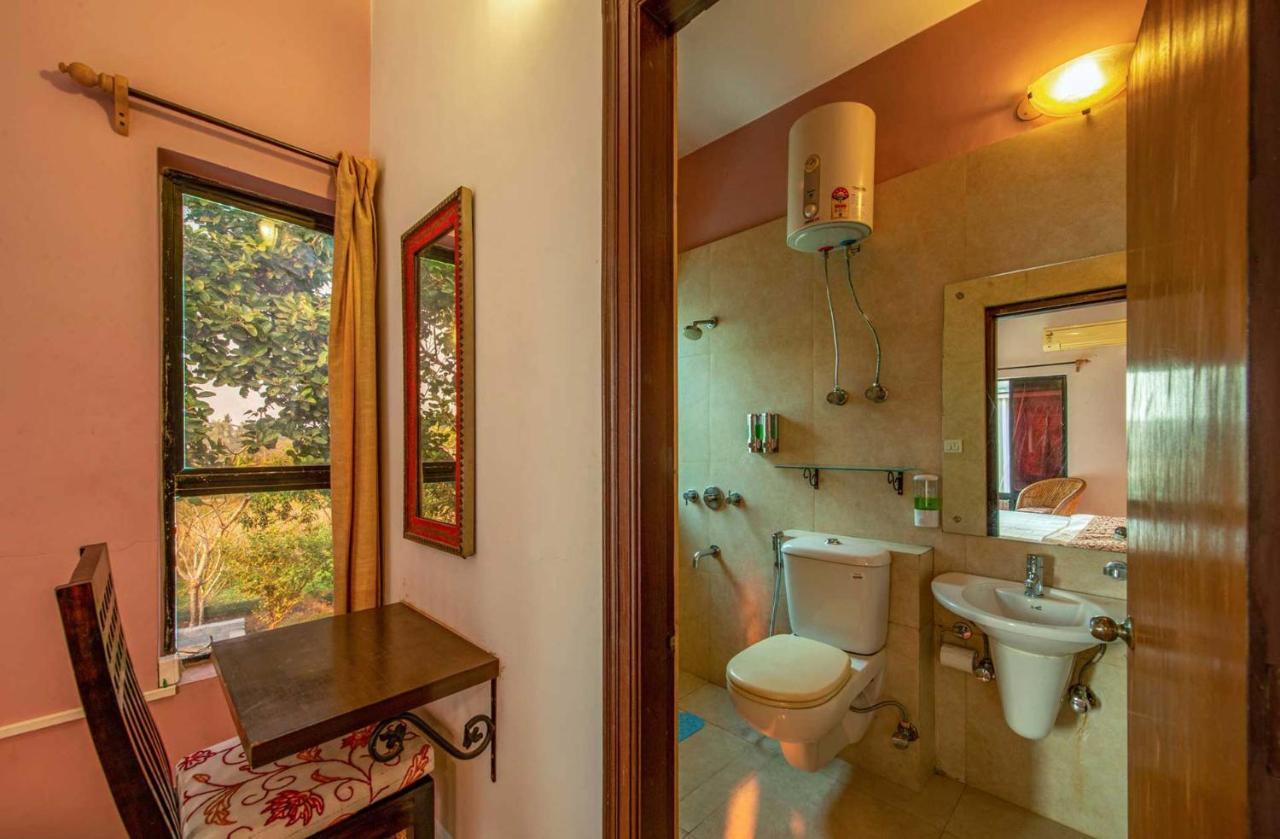 Taruchaya By Stayvista: Enchanting Retreat with Gazebo and Lush Lawn Raichak Exterior photo