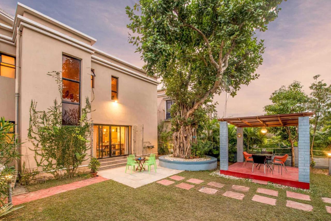 Taruchaya By Stayvista: Enchanting Retreat with Gazebo and Lush Lawn Raichak Exterior photo