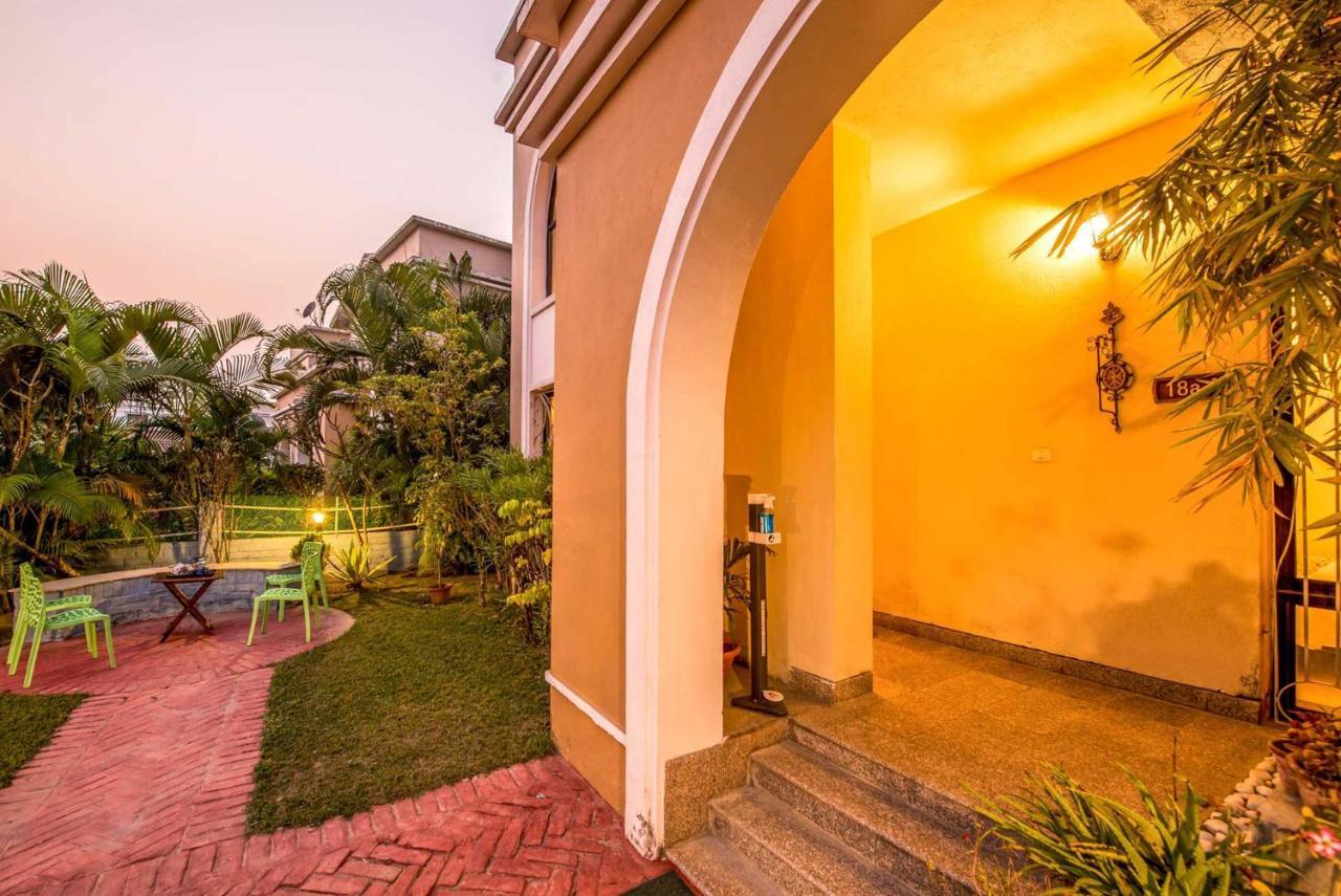 Taruchaya By Stayvista: Enchanting Retreat with Gazebo and Lush Lawn Raichak Exterior photo